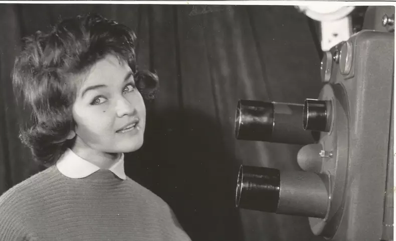 1388198_1388198_margareta-paslaru5