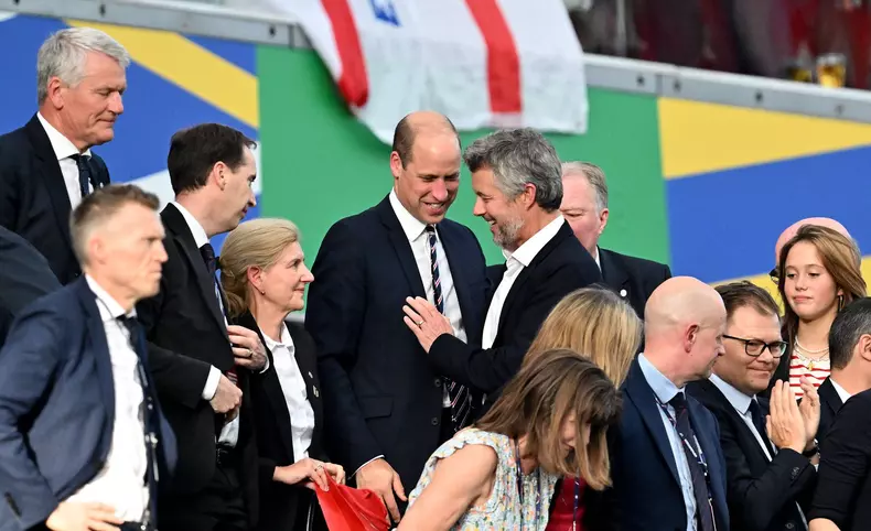 20.06.2024, xscotx, Fussball EM 2024, Dänemark - England, emspor, v.l. Prinz William von Wales, König / Koenig Frederik