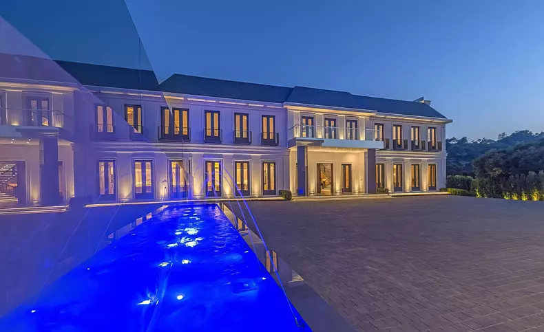Jennifer Lopez and Ben Affleck home in Beverly Hills