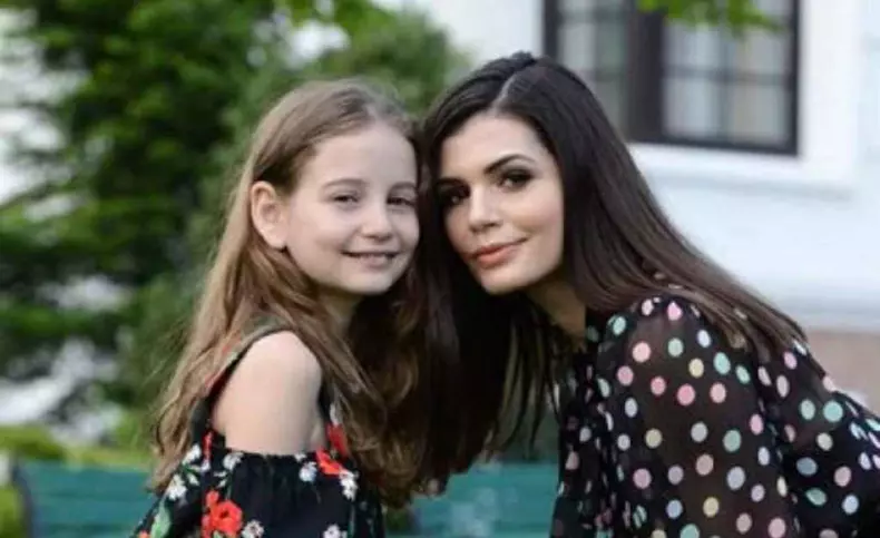 irina-columbeanu-si-monica-1024x626-1-2