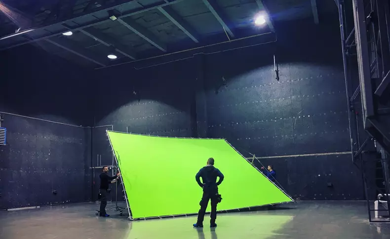 Absenta serial AXN 2017 (7)