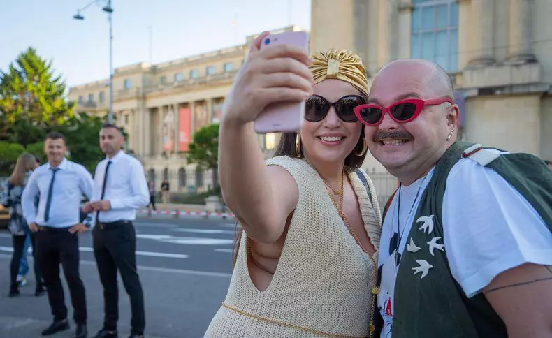 Ce-ținute-poartă-Lorelei-și-Zarug-concurenți-în-Asia-Express-sezonul-4-Drumul-Împăraților-2