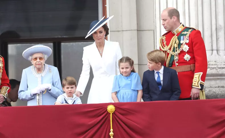 Kate Middleton n-a reușit să îl stăpânească pe Prințul Louis. Micuțul a furat din nou spectacolul la Jubileul de Platină