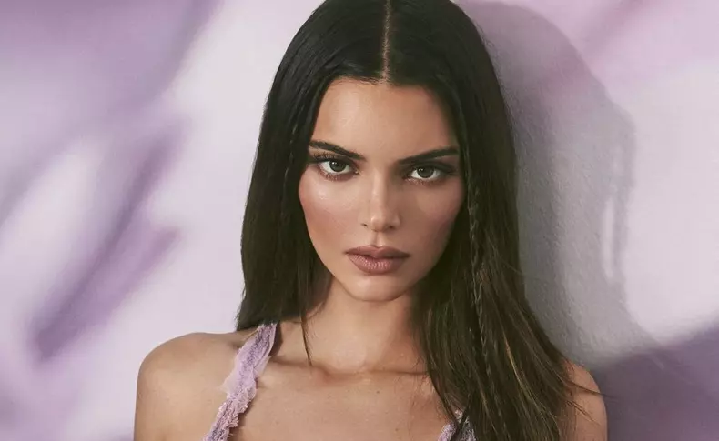 Les stars partagent leurs tenues et leurs moments intimes sur les réseaux sociaux