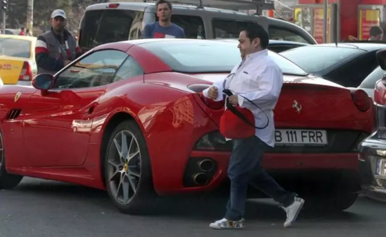 manelistul-adi-minune-implicat-intr-un-accident-era-la-volanul-unui-ferrari1371582277-620×381