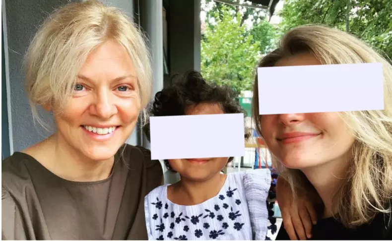 Povestea emoționantă a fetiței adoptate de Dana Nălbaru