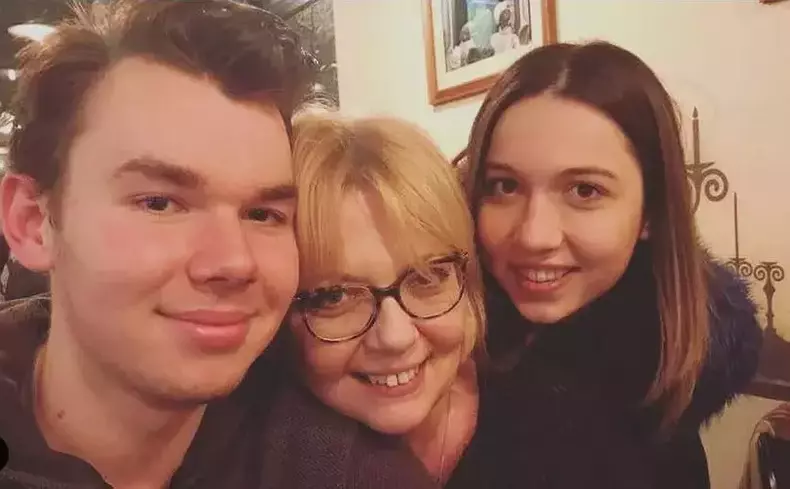 Fiica-Emilia-Popescu-1-1