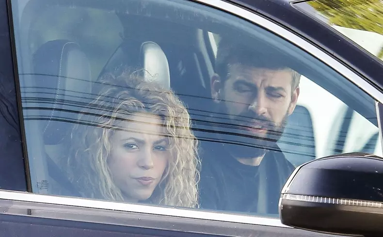 Shakira și Gerard Pique, din nou împreună după zvonul că se despart. Ce a pățit fotbalistul în fața casei artistei