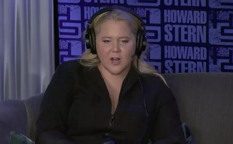 Amy Schumer dans l'émission de Howard Stern sur SiriusXM