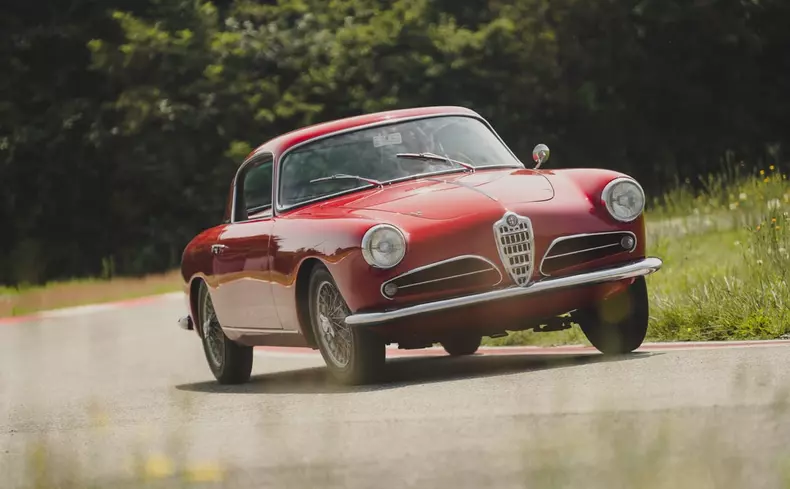 Alfa-Romeo-e-Luna-Rossa-alla-1000-Miglia-2025-12