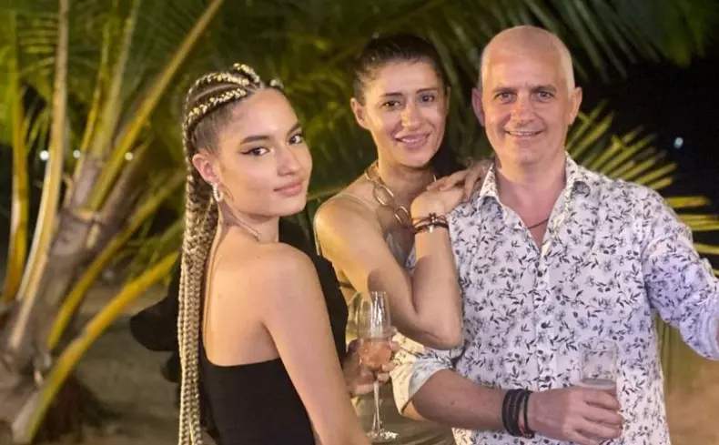 fiica-lui-virgil-iantu-aparitie-rebela-intr-un-peisaj-exotic-cum-a-pozat-in-costum-de-baie_11_1_size2