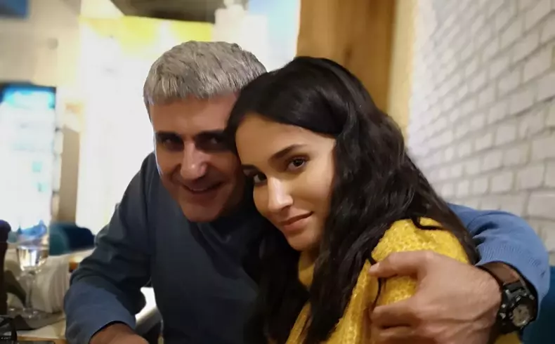 robert-turcescu-fiica-cea-mare-1