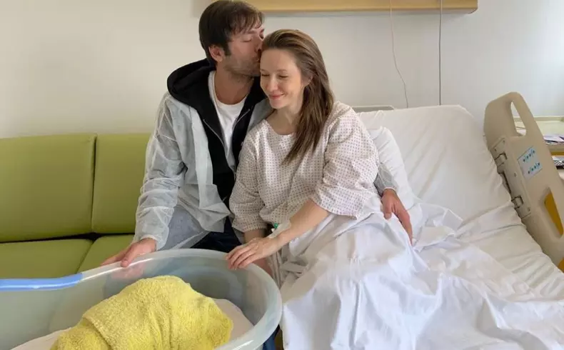 adela-popescu-a-nascut-un-baietel-sanatos-prima-declaratie-a-vedetei_1_size20