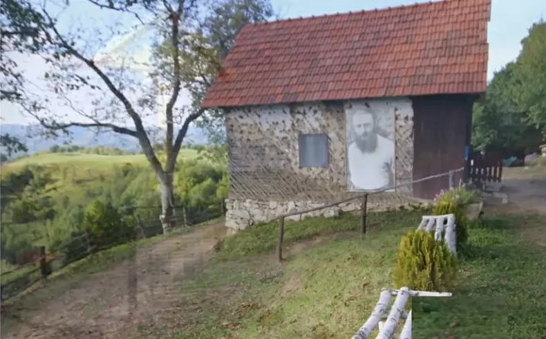 vanzare-casa-parinteasca-arsenie-boca-775964_5bd22e9331