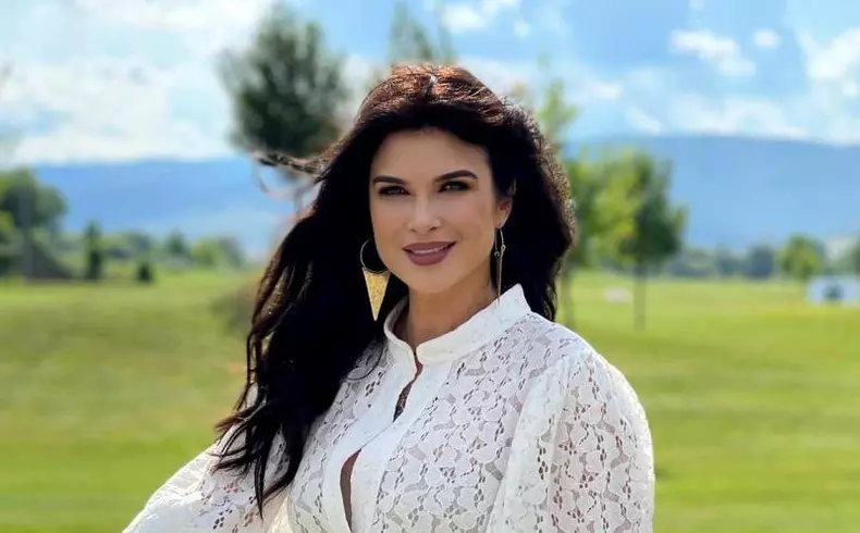 monica-barladeanu.jpg.825x544_q85_crop