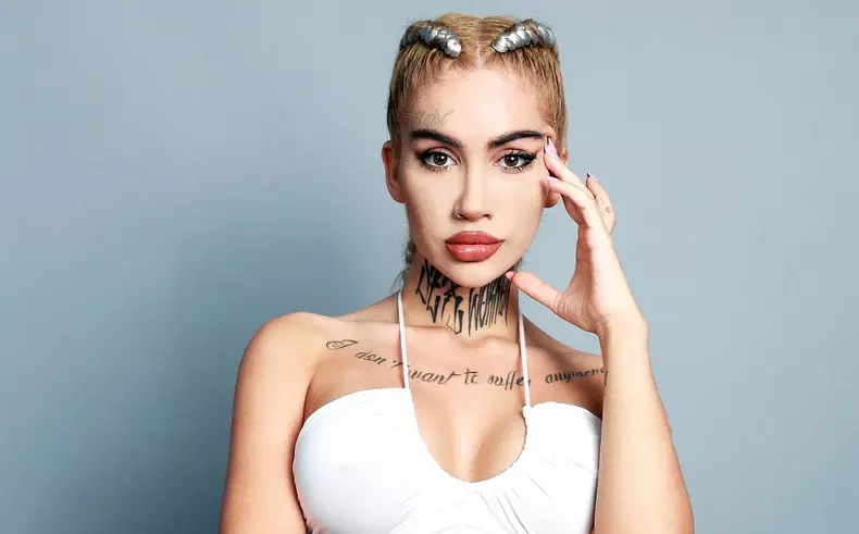 bia khalifa despre realtia cu sisu