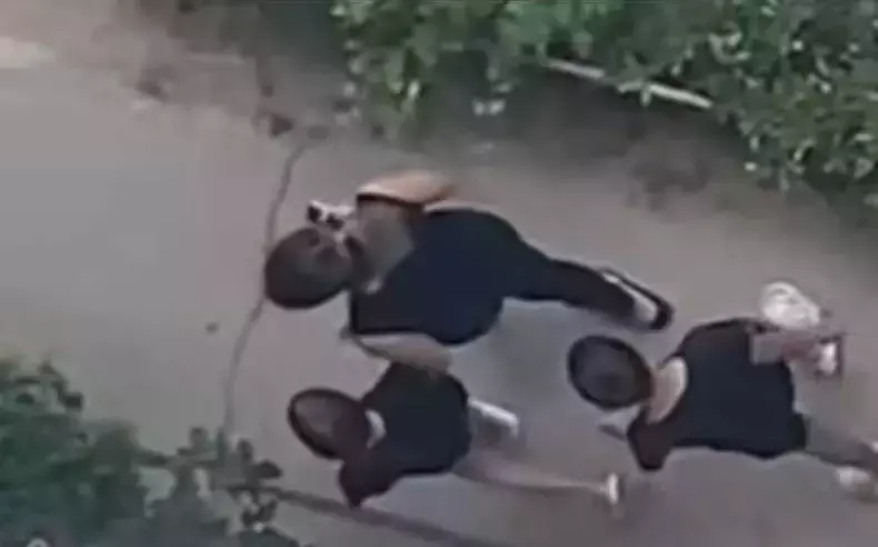 constanta femeie si-a batut fiica