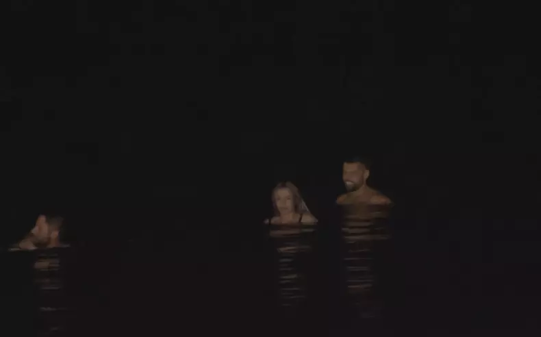 Teo a fost filmat noaptea în mare cu Ella, la Insula iubirii 2025  (7)