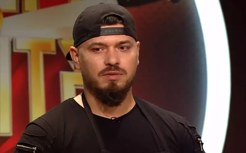 2021-03-01-12_00_35-Chefi-la-cuțite-_-Laurențiu-Ardeleanu-din-pușcărie-în-bucătăria-la-Chefi-la-Cuț