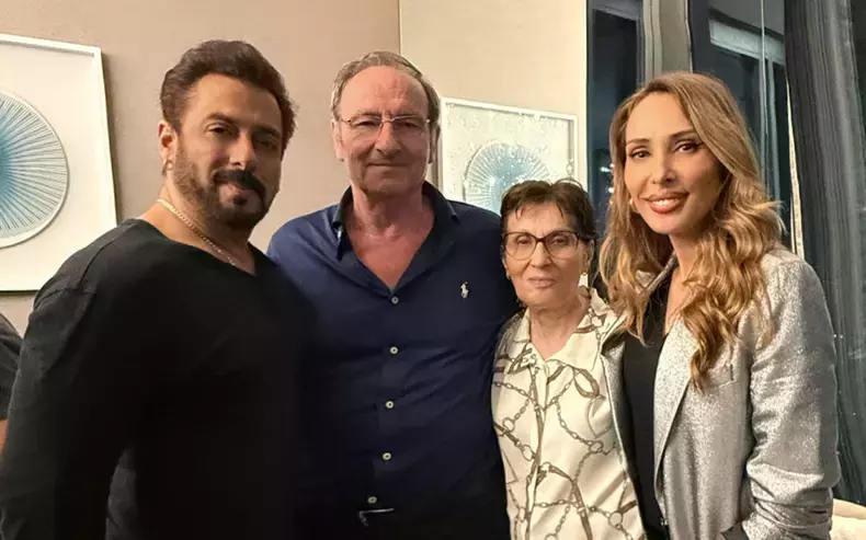 Iulia Vântur parinti salman khan