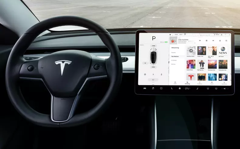 tesla-infotainment-netflix-youtube
