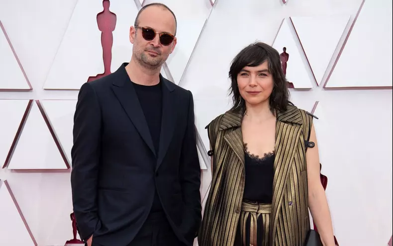 Regizorul Alexander Nanau și producătorul filmului Bianca Oana