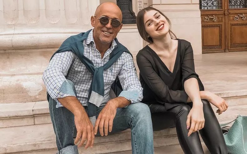 Ce face fiica lui Mugur Mihăescu de când s-a mutat în Londra. Ivona are 23 de ani