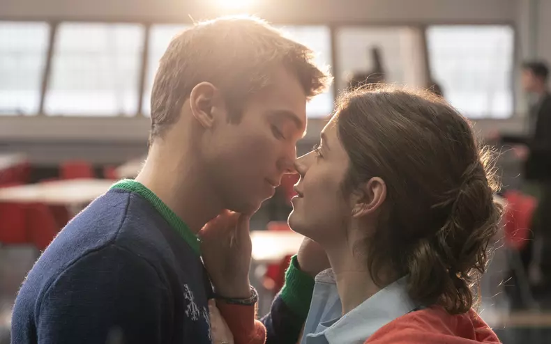 „Îndrăgostiți din nou”, serial Netflix