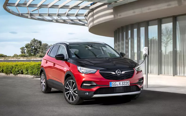 Opel Grandland X Hybrid4 008