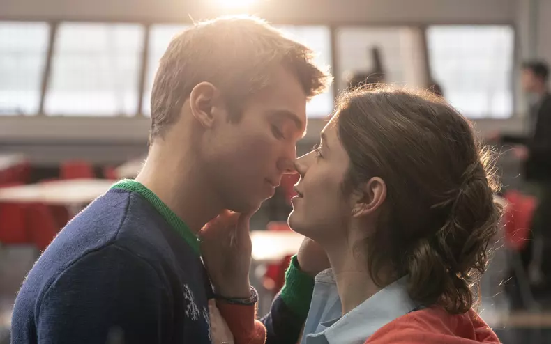 „Îndrăgostiți din nou”, serial Netflix