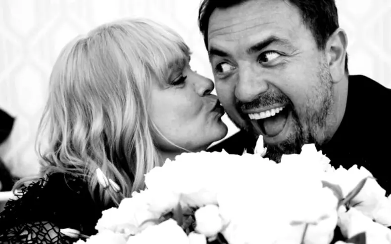 Sotia-lui-Horia-Brenciu-a-aparut-in-costum-de-baie-3