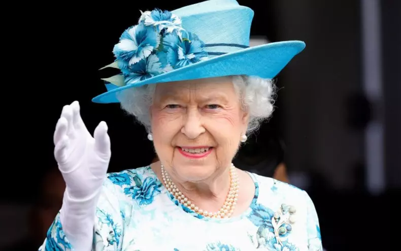 regina scria scrisori