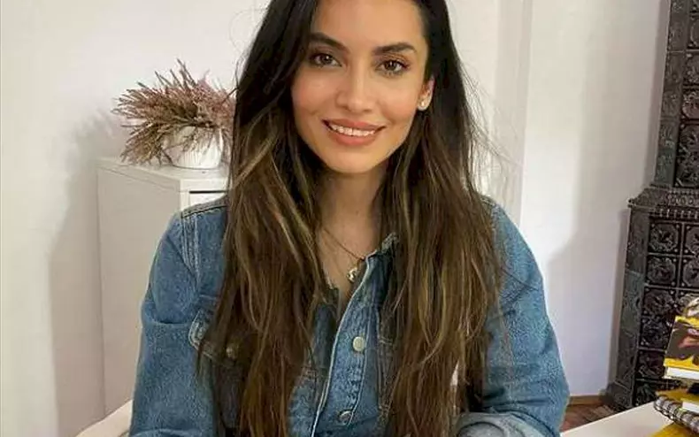 lili-sandu7
