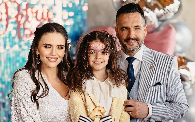 fetita-cristina-siscanu-madalin-ionescu-scoala-privata-1-1