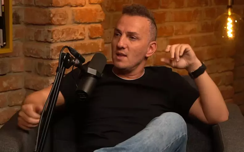mihai-traistariu-la-podcast-happyfish-aproximativ-discutii-2022
