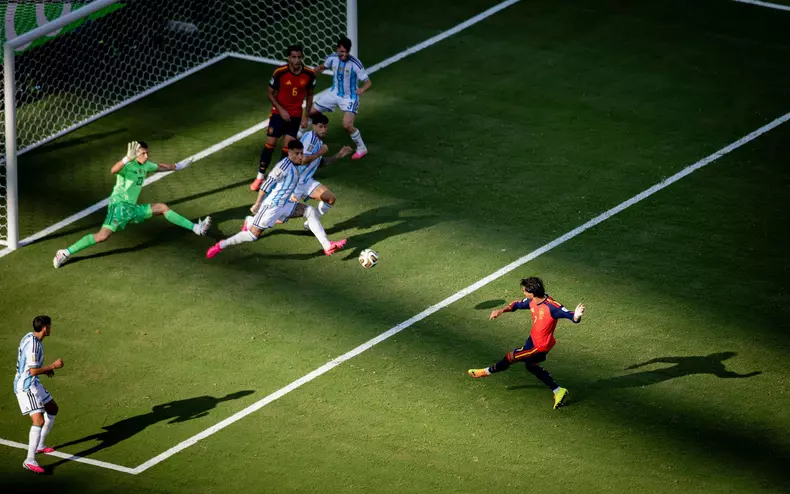 New York, USA 19th Jul 2026.  Ferran Torres (ESP) scores the goal to 1:0 vs Emiliano Martinez (ARG)  Spain  - Argentina World Cup Final Spanien  - Argentinien  19.07.2026   Credit: Moritz Muller/Alamy Live News