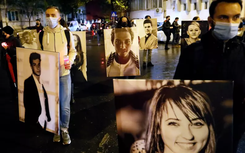 Commemoration for victims of club blaze on fifth anniversary held in Bucharest