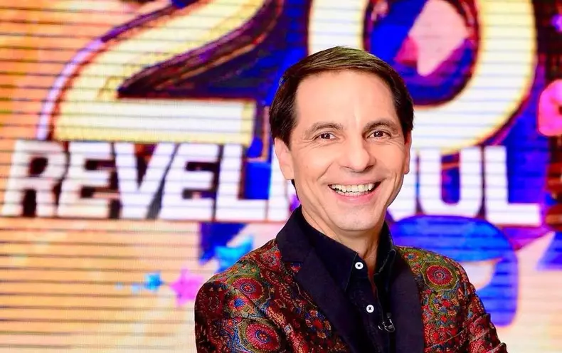 Cum-petrece-Dan-Negru-Revelionul-8