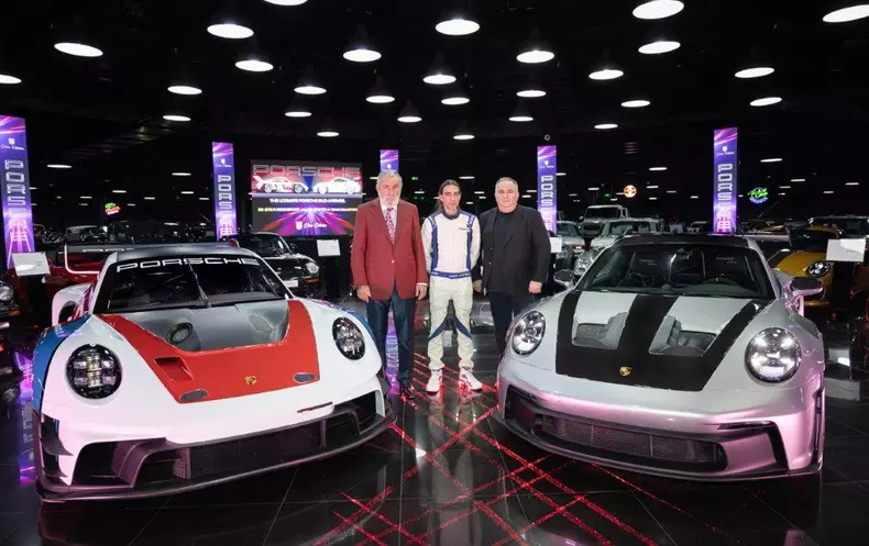 Tiriac Collection_ Porsche 911 GT3 R rennsport și 911 GT3 RS_2