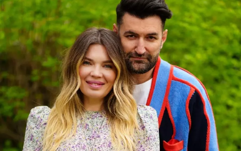 gina-pistol-smiley-9