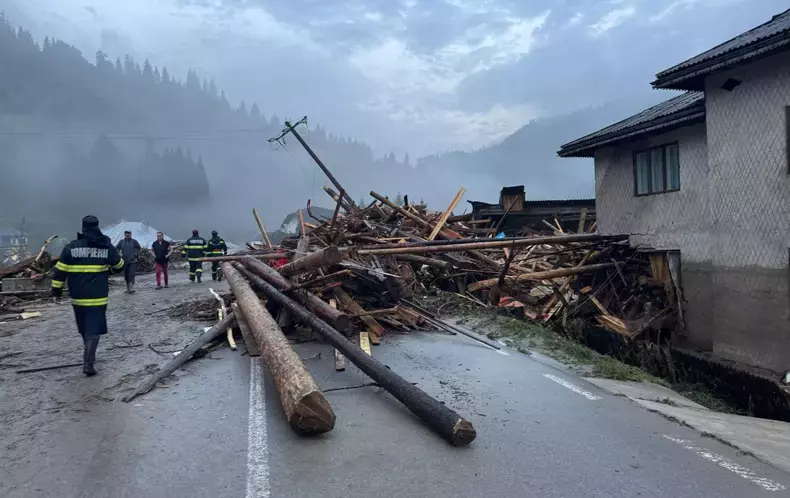 inundatii-suceava3-isu