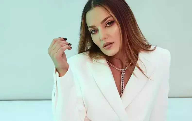 Minelli-Mariola-intro