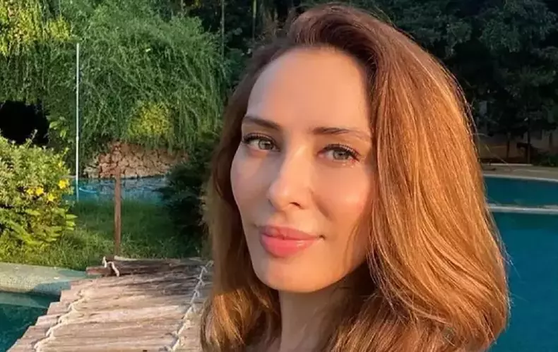 iulia-vantur-ironizata-13