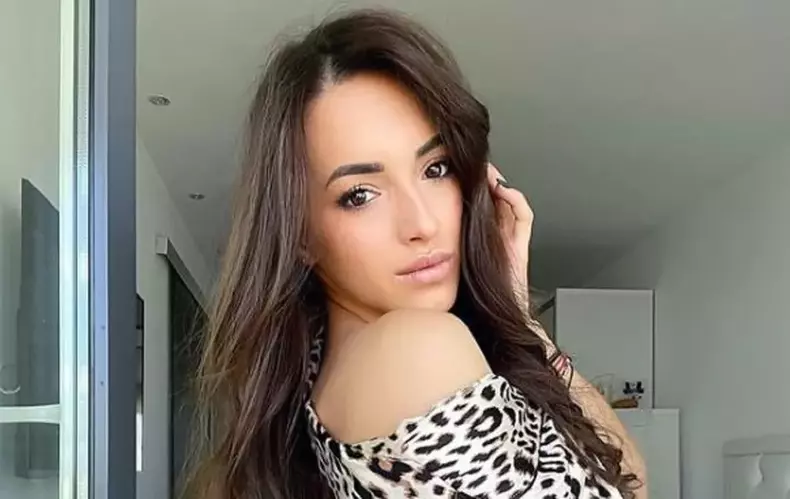 Larisa-Iordache-operata-din-nou-8