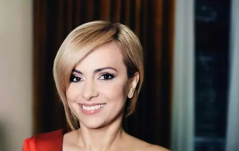 simona gherghe cover