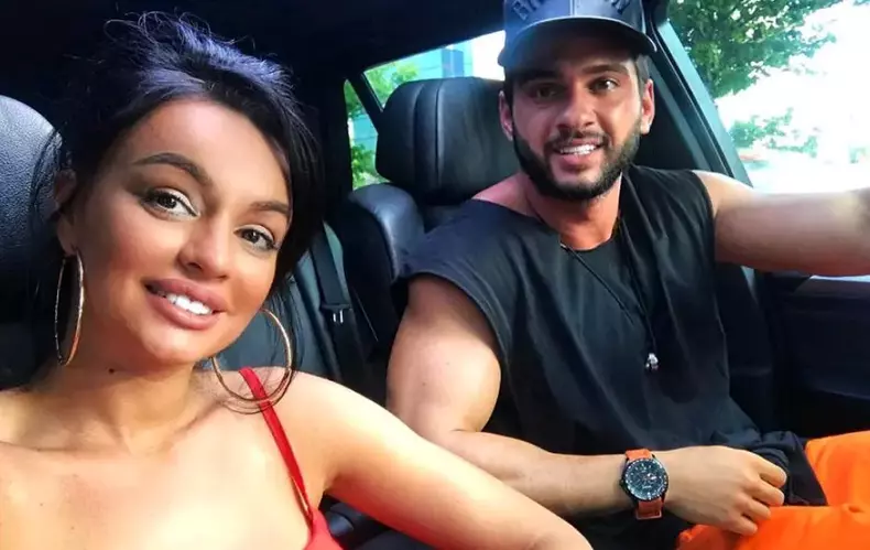 Iubita-lui-Dorian-Popa-tinuta-sub-papuc-de-catre-artist-Cu-ce-s-a-dat-de-gol-Babs-„Este-obositor-1