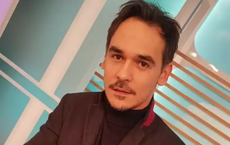 razvan-simion-si-iubita-sa-o-pereche-perfecta-la-nunta-lui-dani-otil.-cei-doi-indragostiti-nu-se-mai-ascund-1