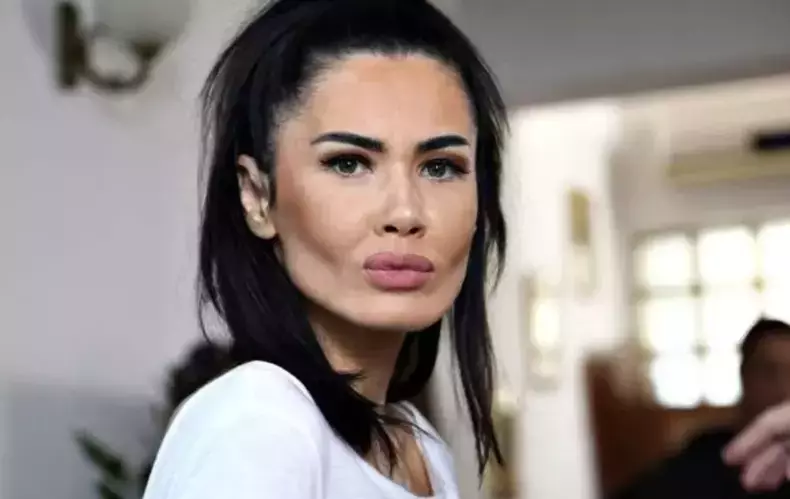 oana-zavoranu-2-scaled-1-1