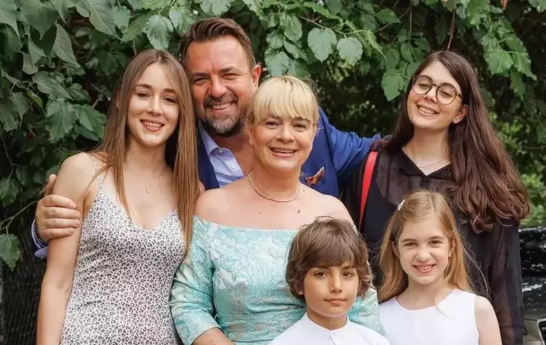 horia-brenciu-familie-3-e1700219245900