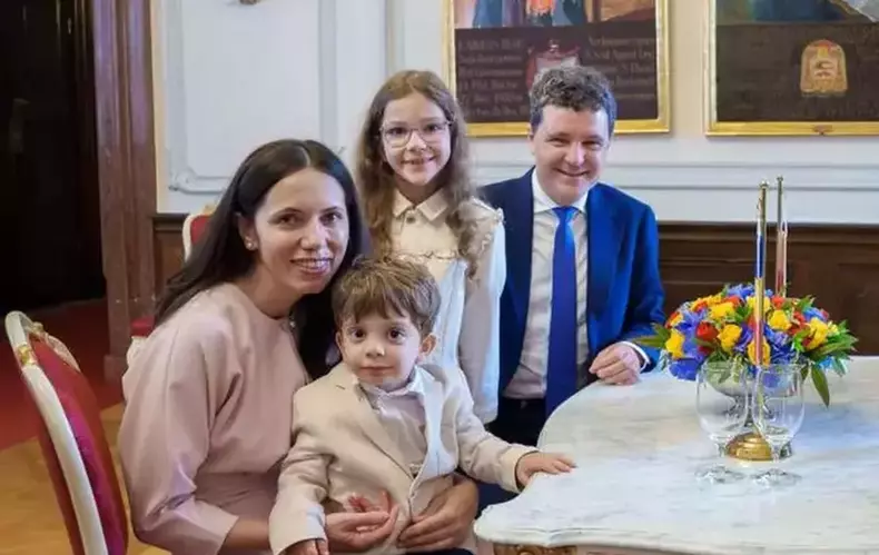 Mirabela Grădinaru familie